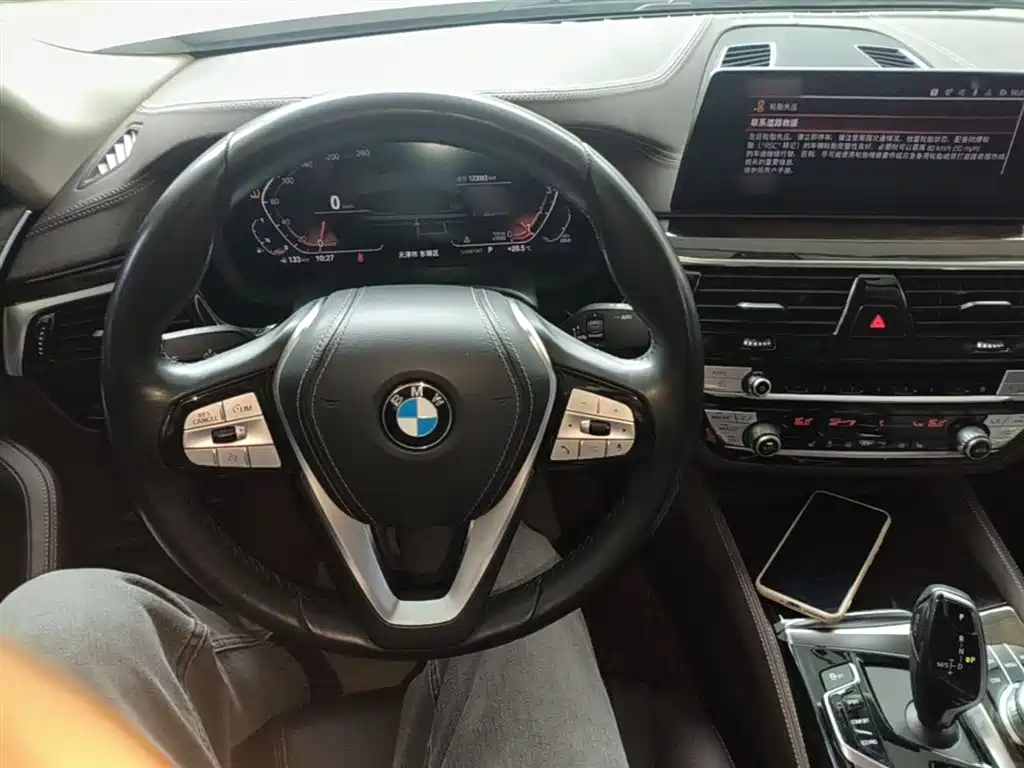 BMW 5 Series — фото 10