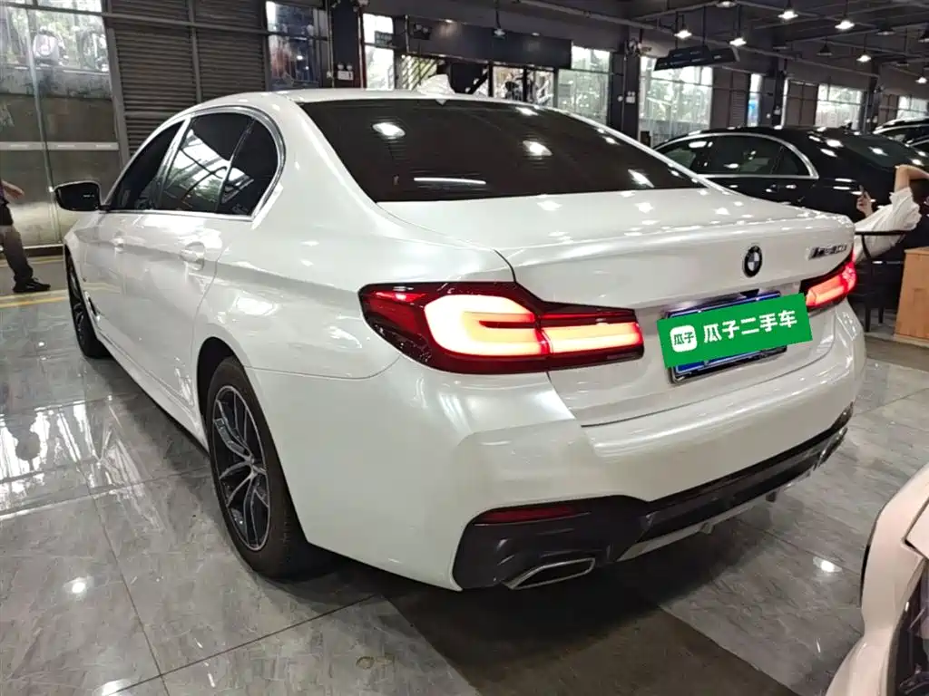 BMW 5 Series — фото 5