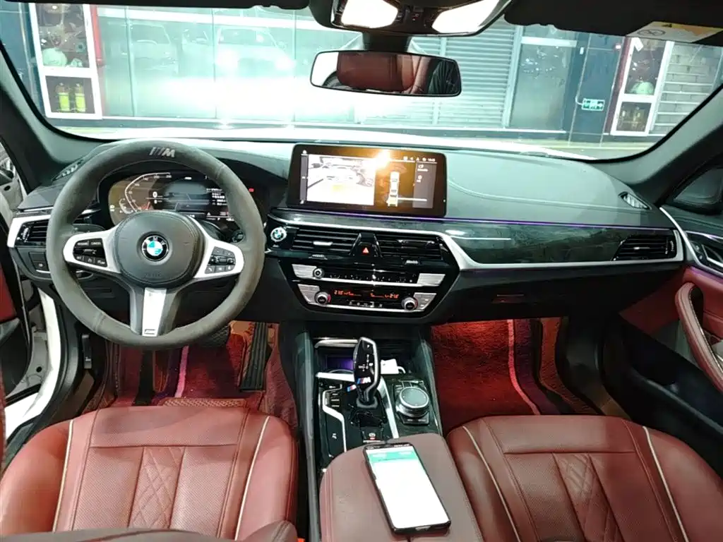 BMW 5 Series — фото 10