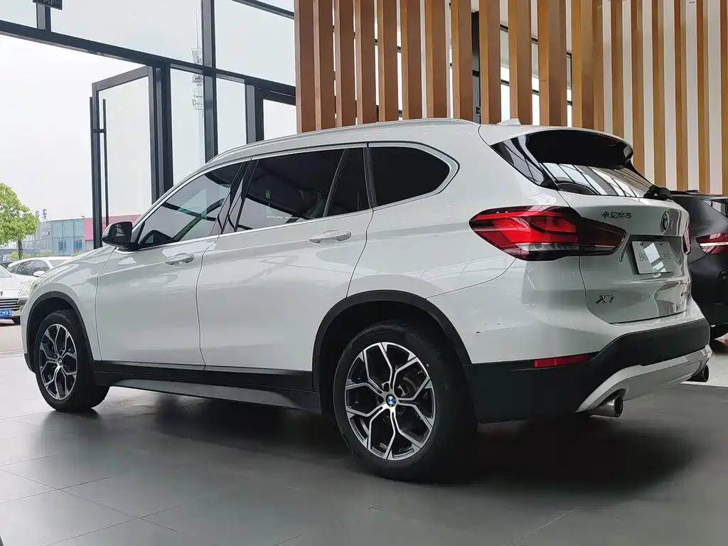BMW X1 — фото 7