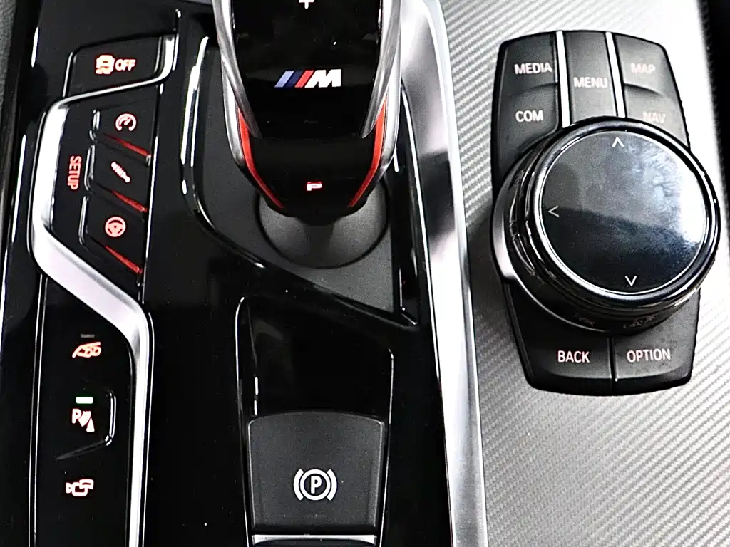 BMW M5 — фото 21