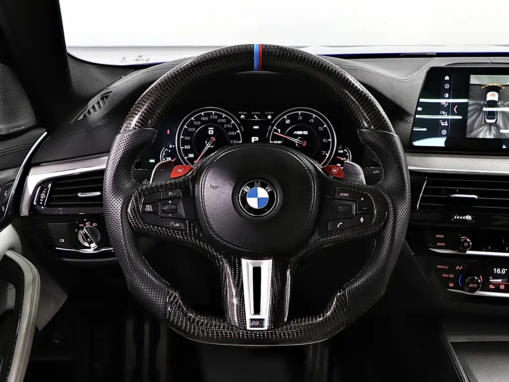 BMW M5 — фото 10