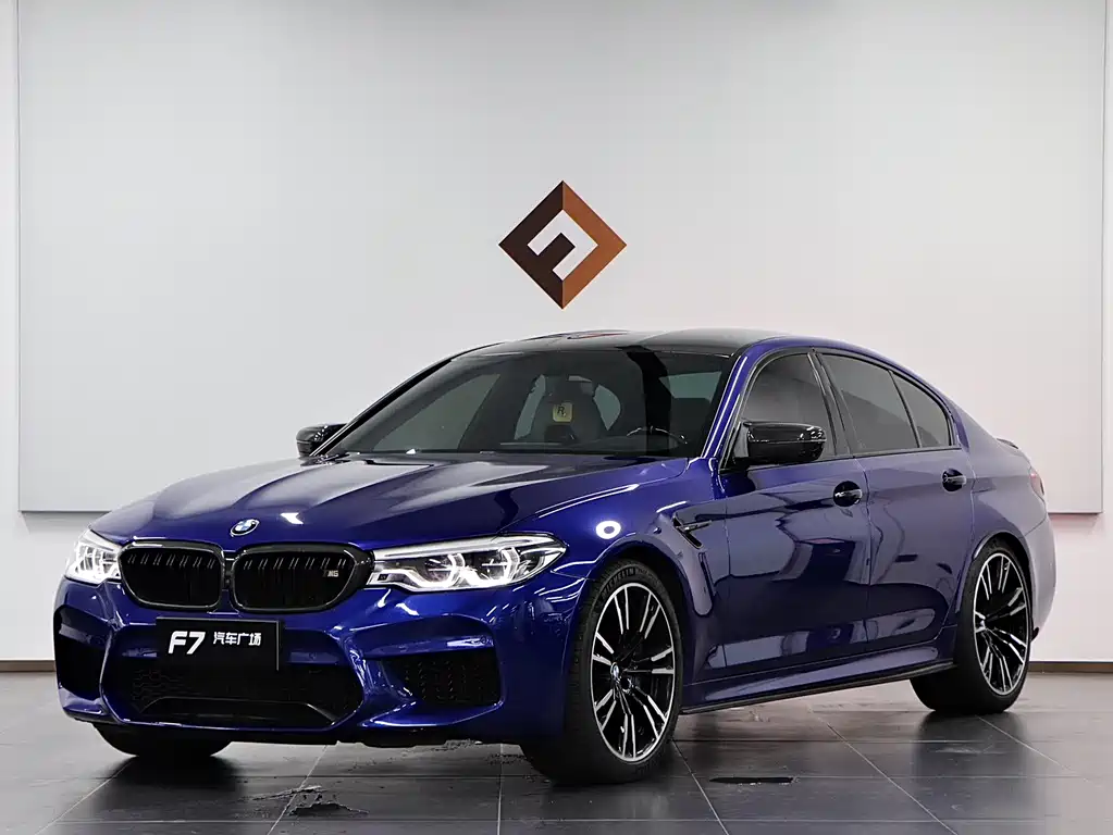 BMW M5 — фото 1
