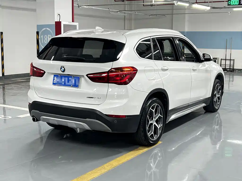 BMW X1 — фото 2