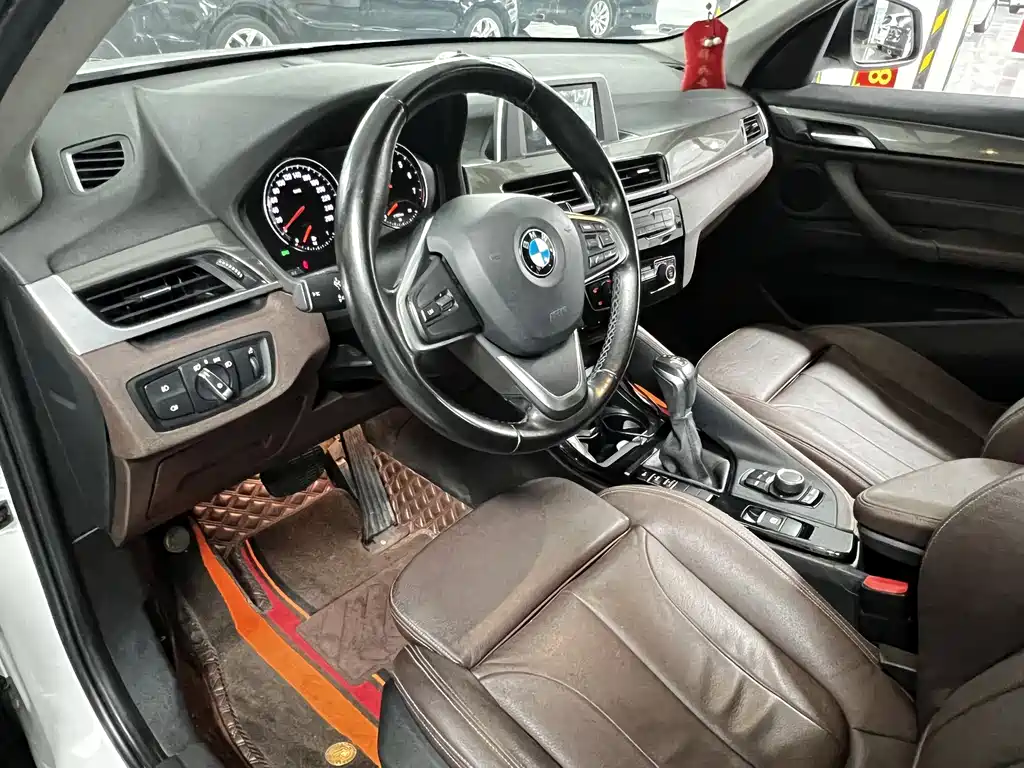 BMW X1 — фото 10