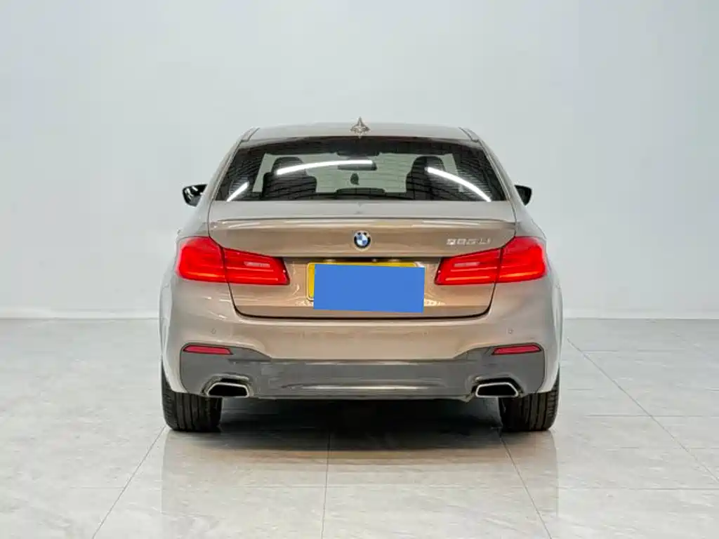 BMW 5 Series — фото 4