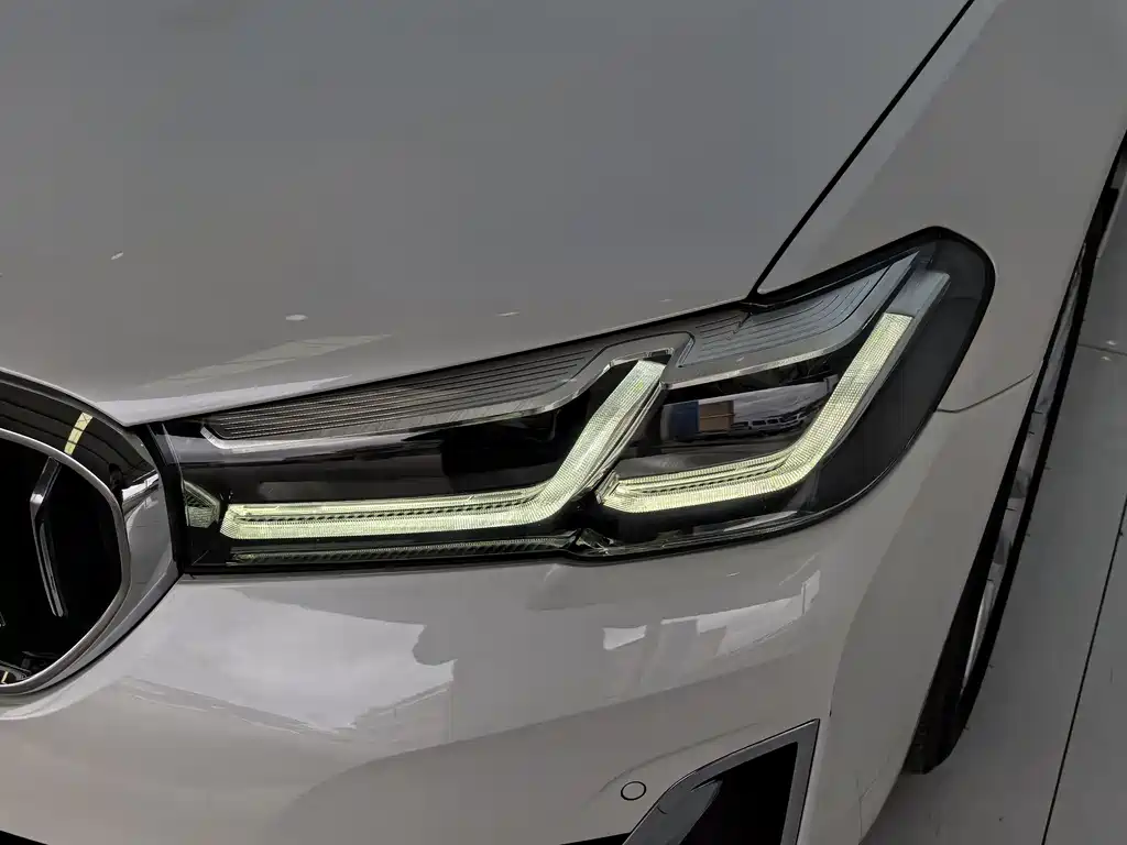 BMW 5 Series — фото 4