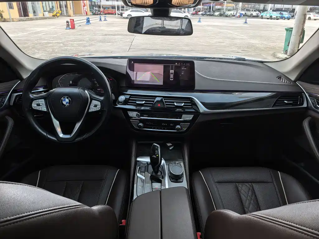 BMW 5 Series — фото 10