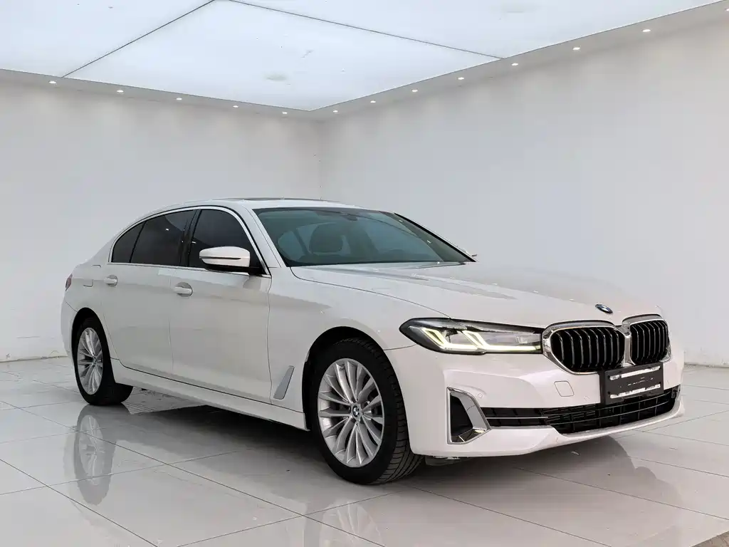 BMW 5 Series — фото 3