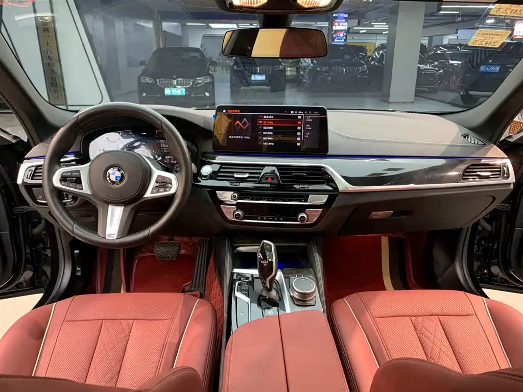 BMW 5 Series — фото 10