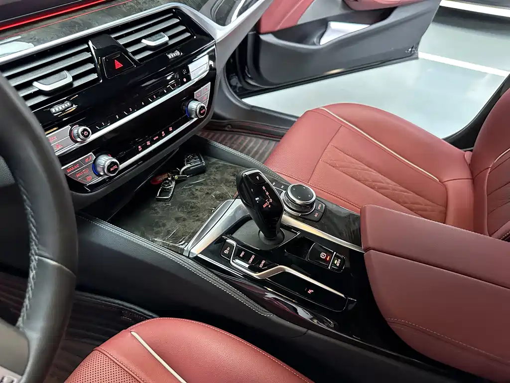 BMW 5 Series — фото 5