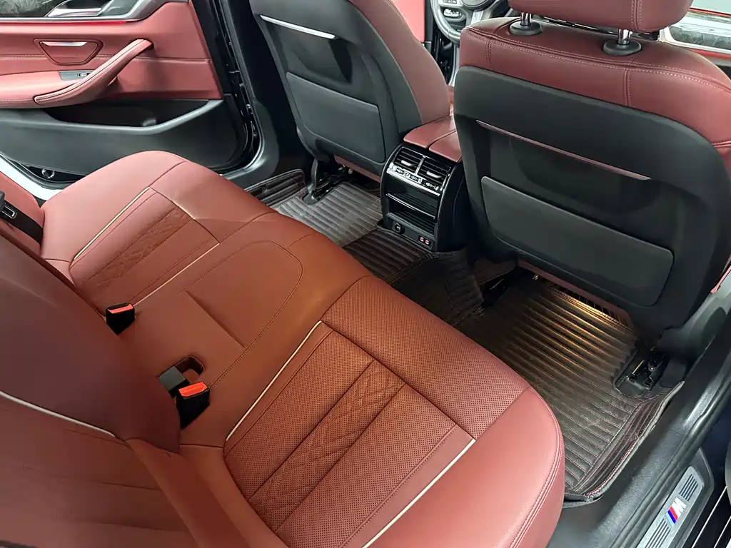 BMW 5 Series — фото 10