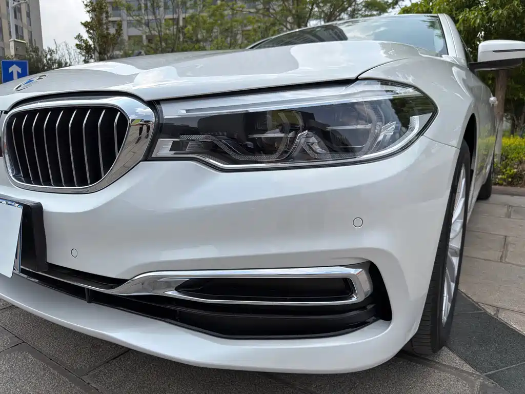BMW 5 Series — фото 11