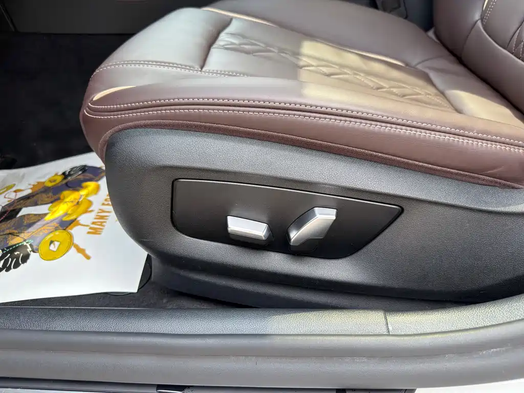 BMW 5 Series — фото 18