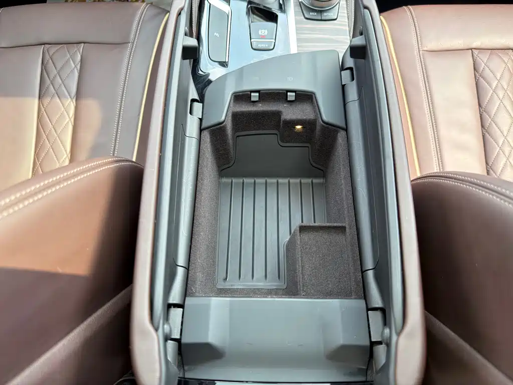 BMW 5 Series — фото 23