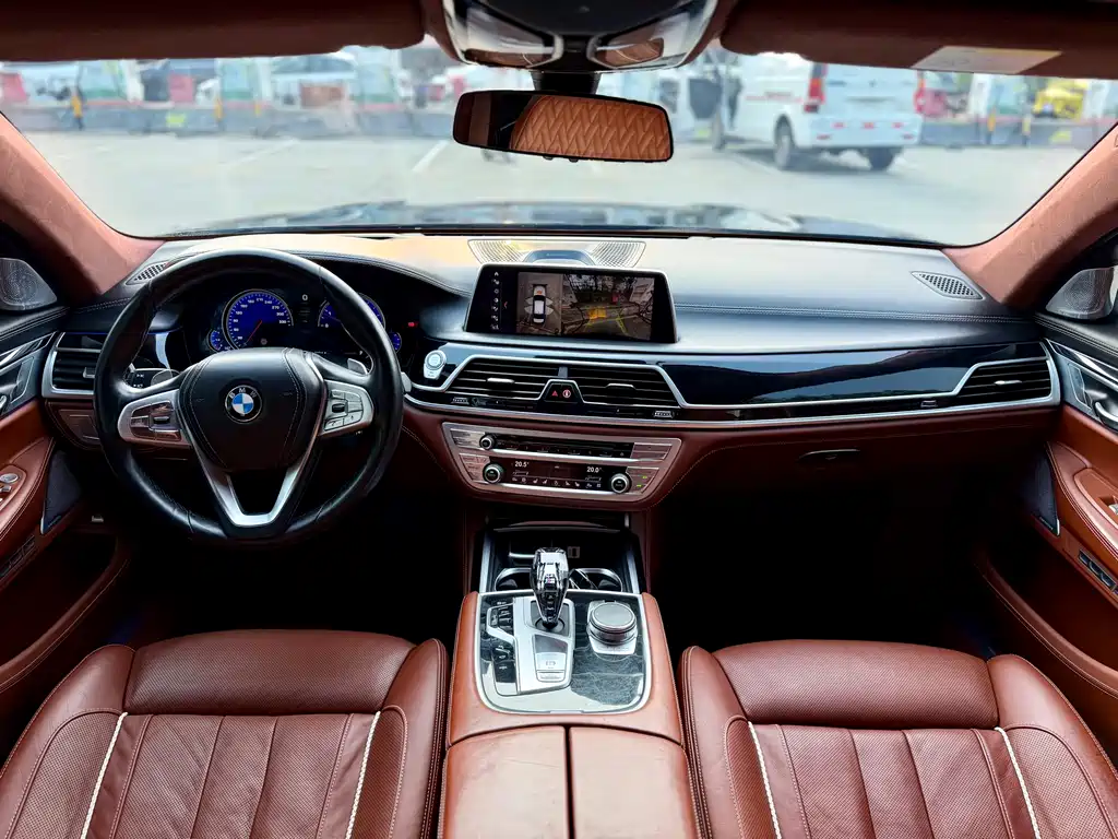 BMW 7 Series — фото 6