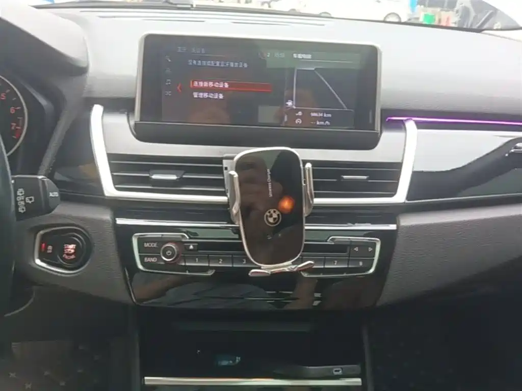 BMW 2 Series Active Tourer — фото 13
