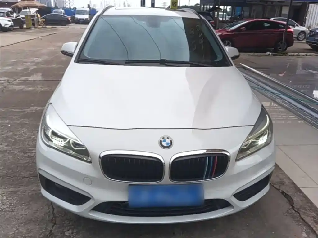 BMW 2 Series Active Tourer — фото 3