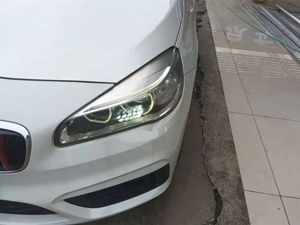 BMW 2 Series Active Tourer — фото 24