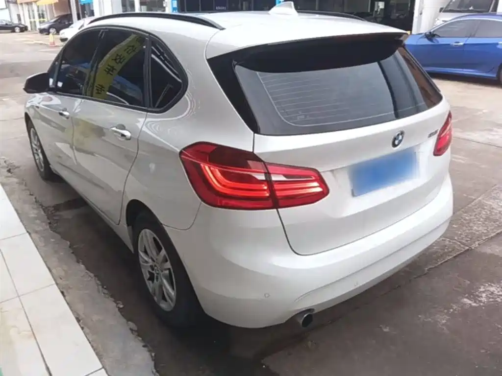 BMW 2 Series Active Tourer — фото 5