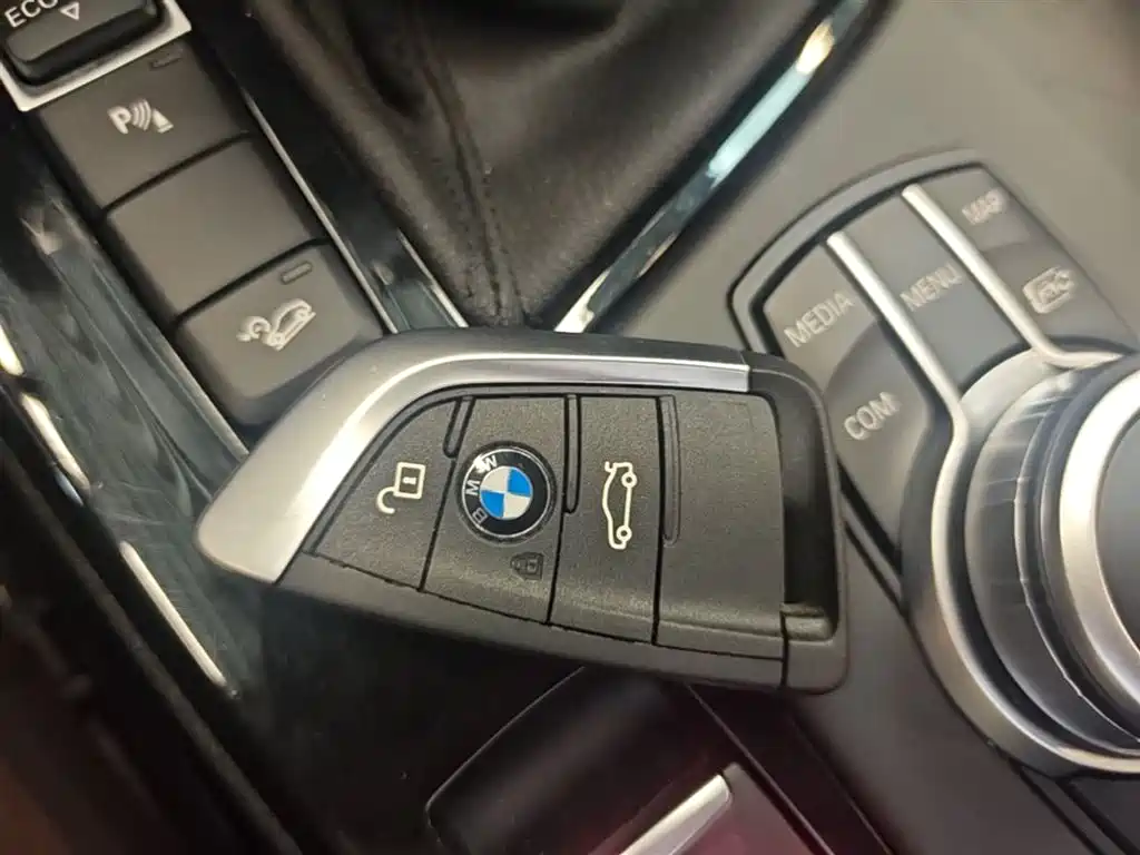 BMW X1 — фото 9