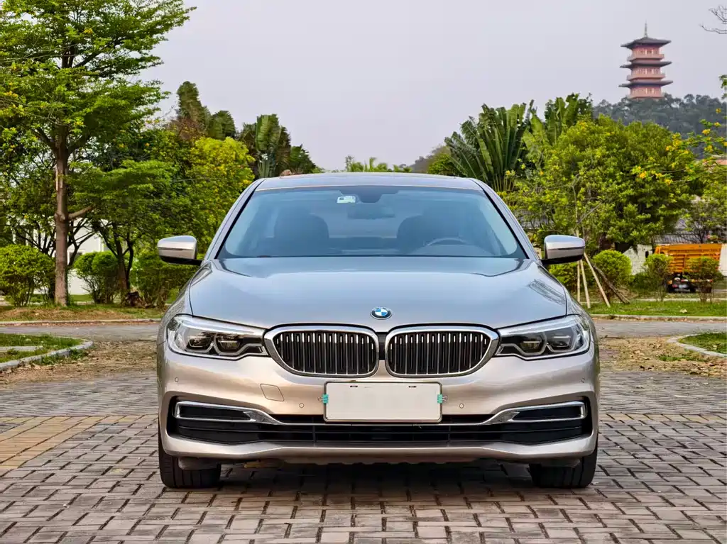 BMW 5 Series — фото 3