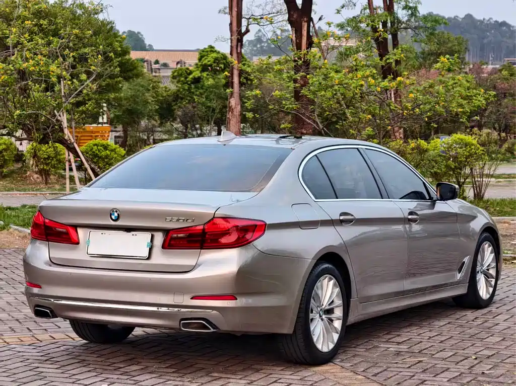 BMW 5 Series — фото 5