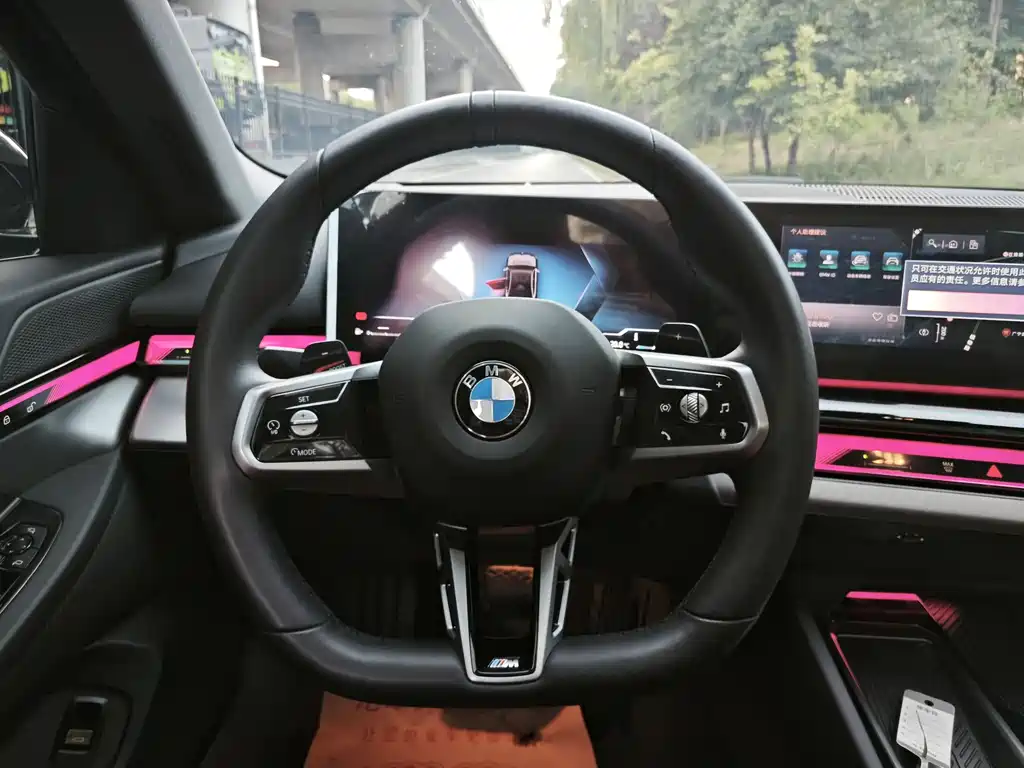 BMW 5 Series — фото 9