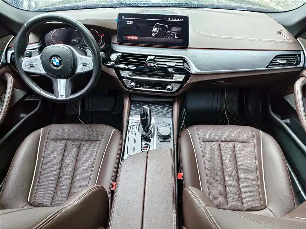 BMW 5 Series — фото 9