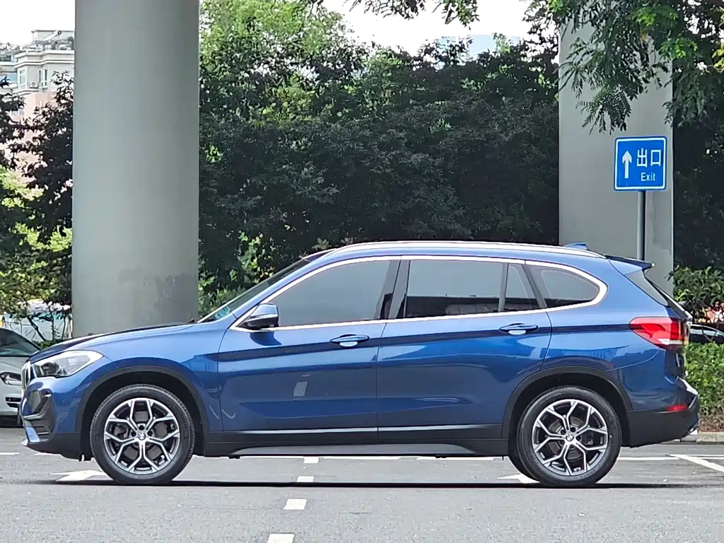 BMW X1 — фото 11