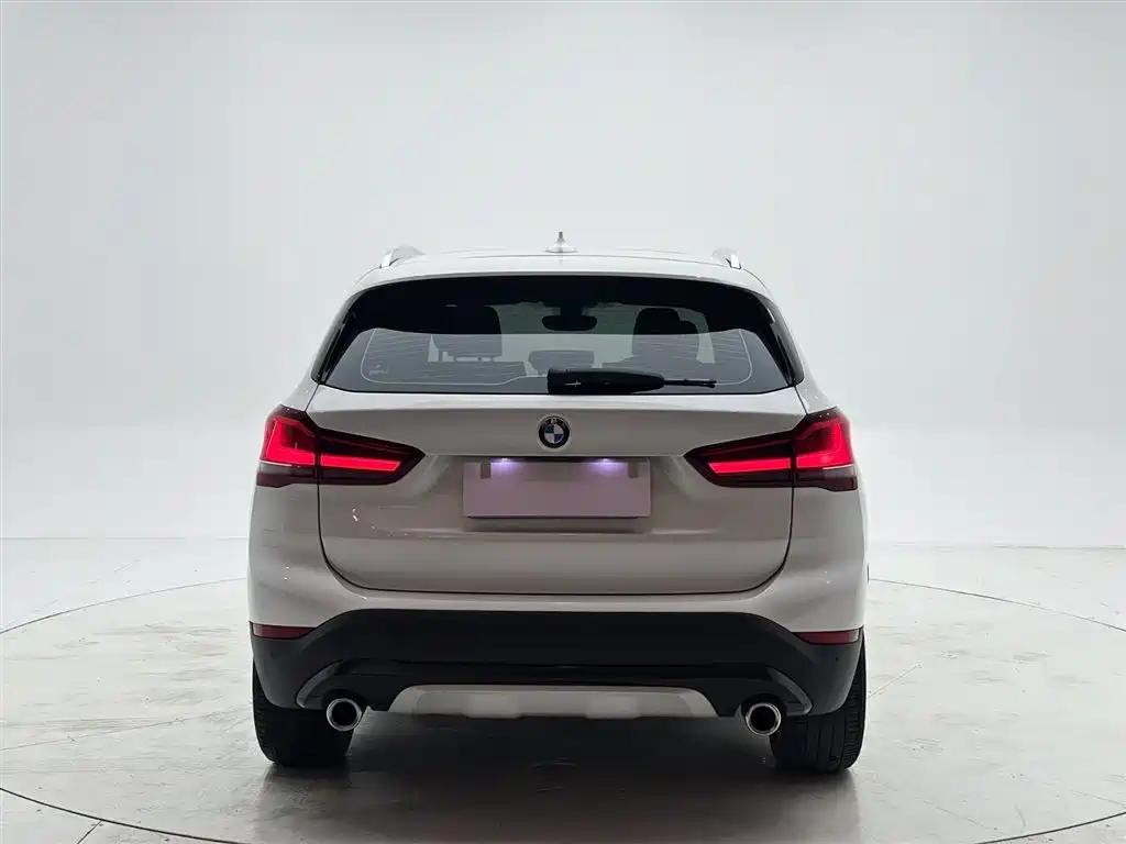 BMW X1 — фото 5