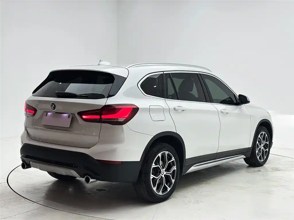 BMW X1 — фото 6