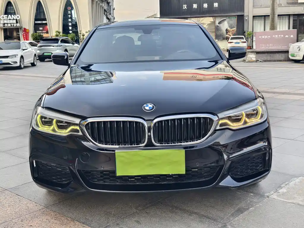 BMW 5 Series — фото 8