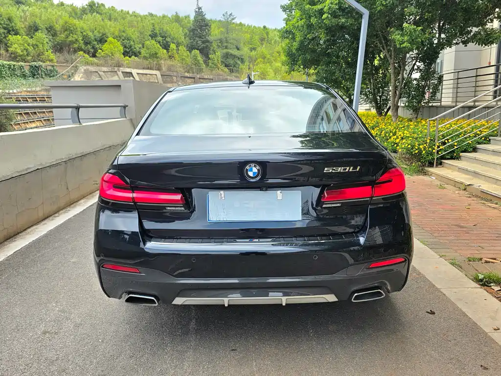 BMW 5 Series — фото 5