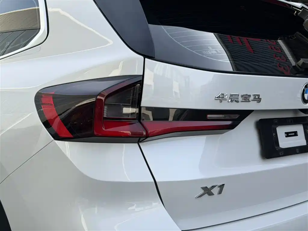BMW X1 — фото 13