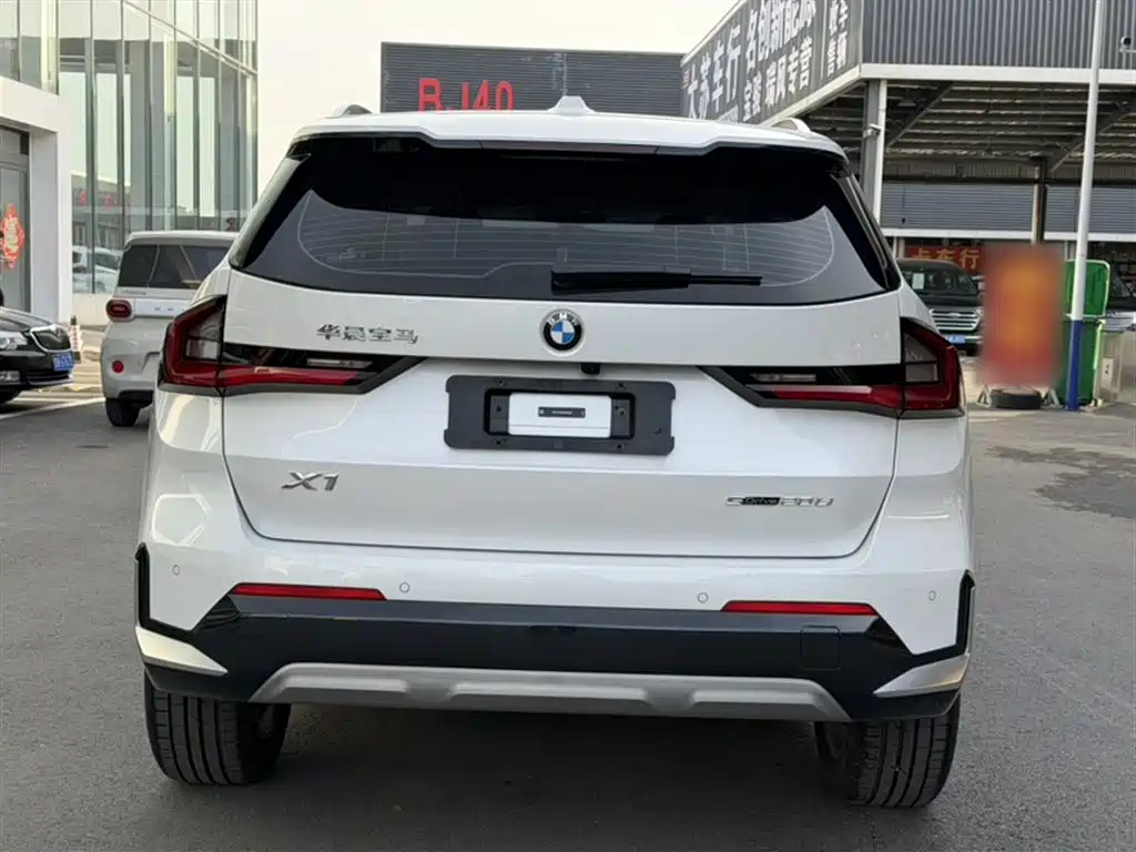 BMW X1 — фото 10