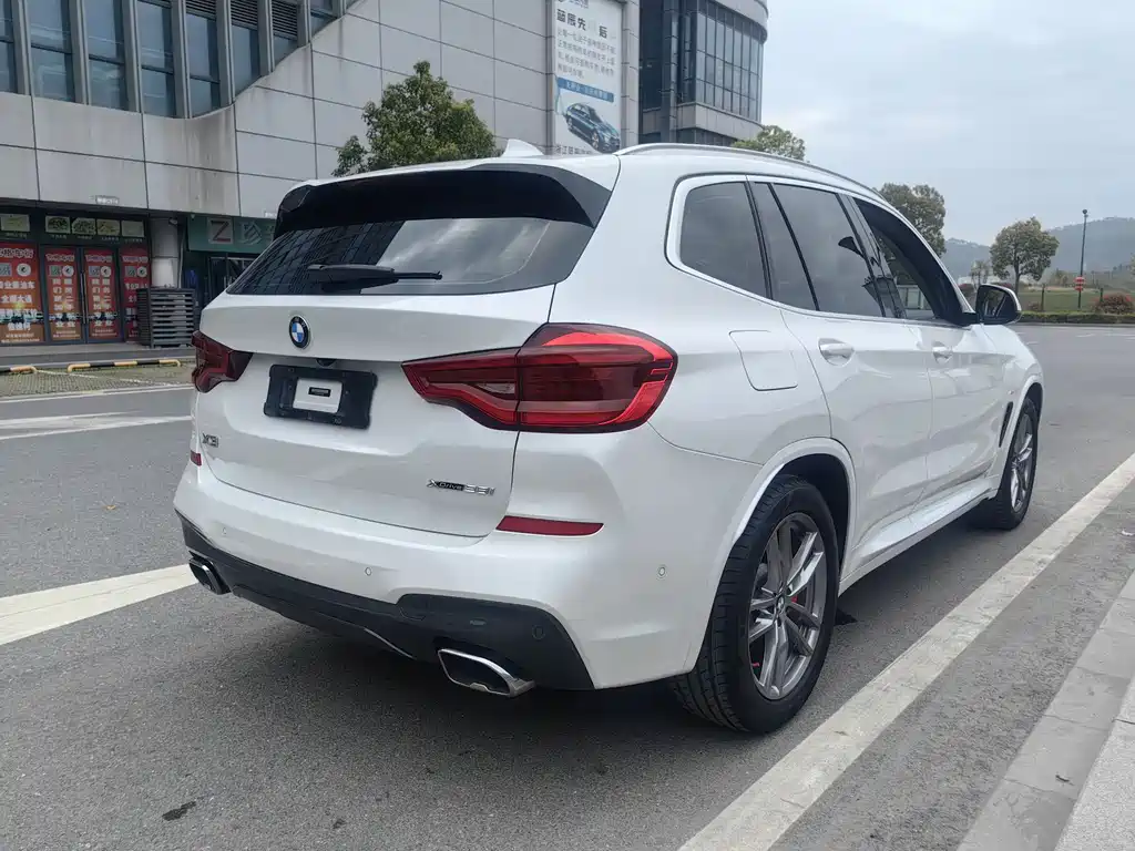 BMW X3 — фото 17