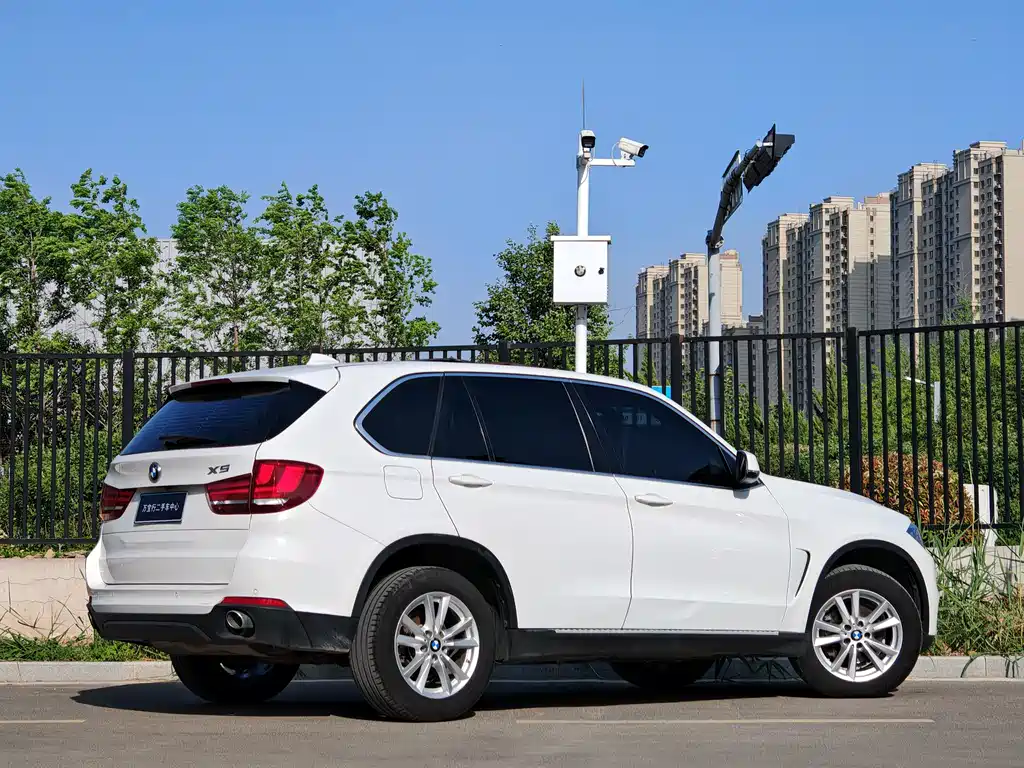 BMW X5 (Import) — фото 5
