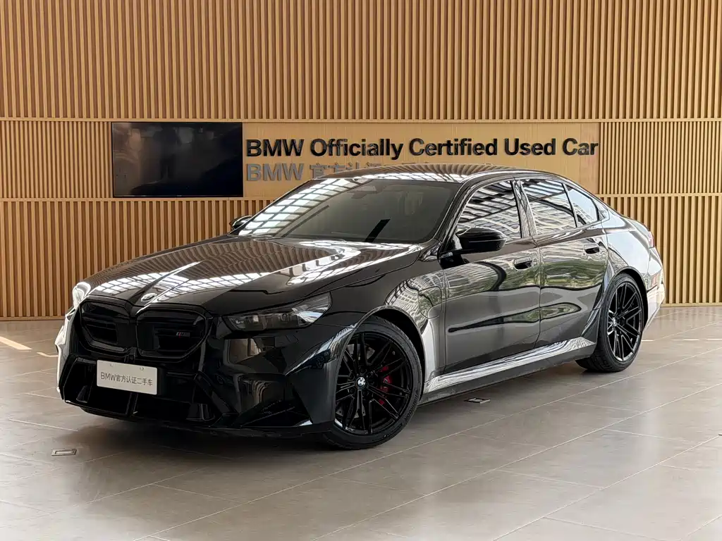 BMW M5 New Energy — фото 2