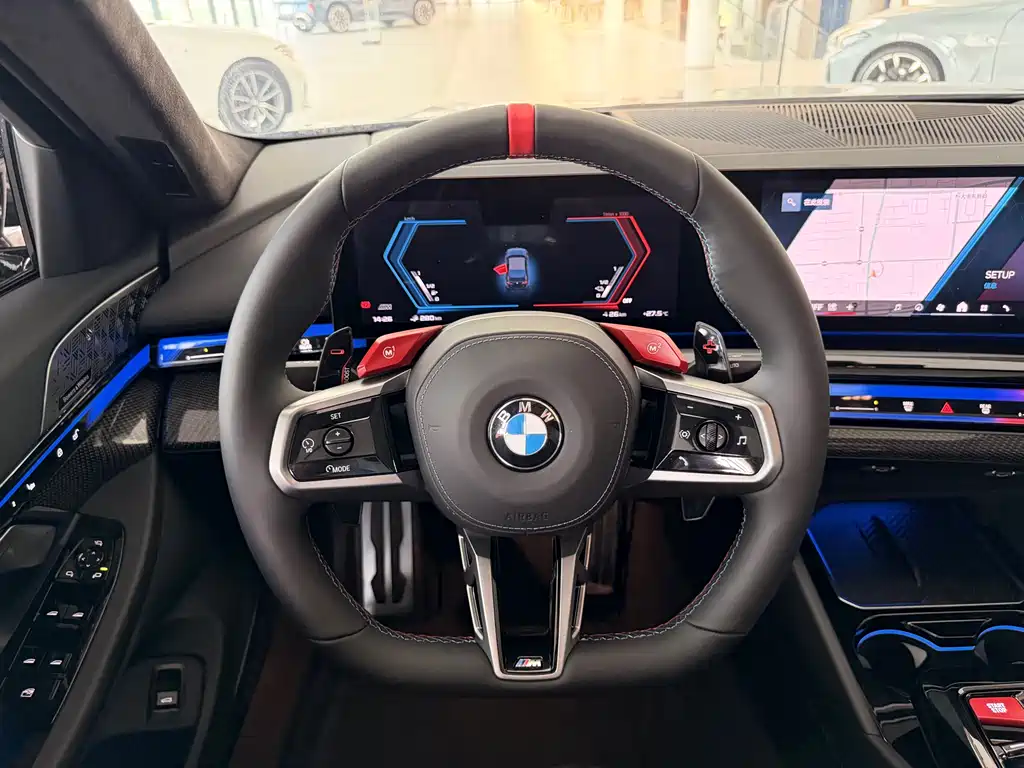 BMW M5 New Energy — фото 18