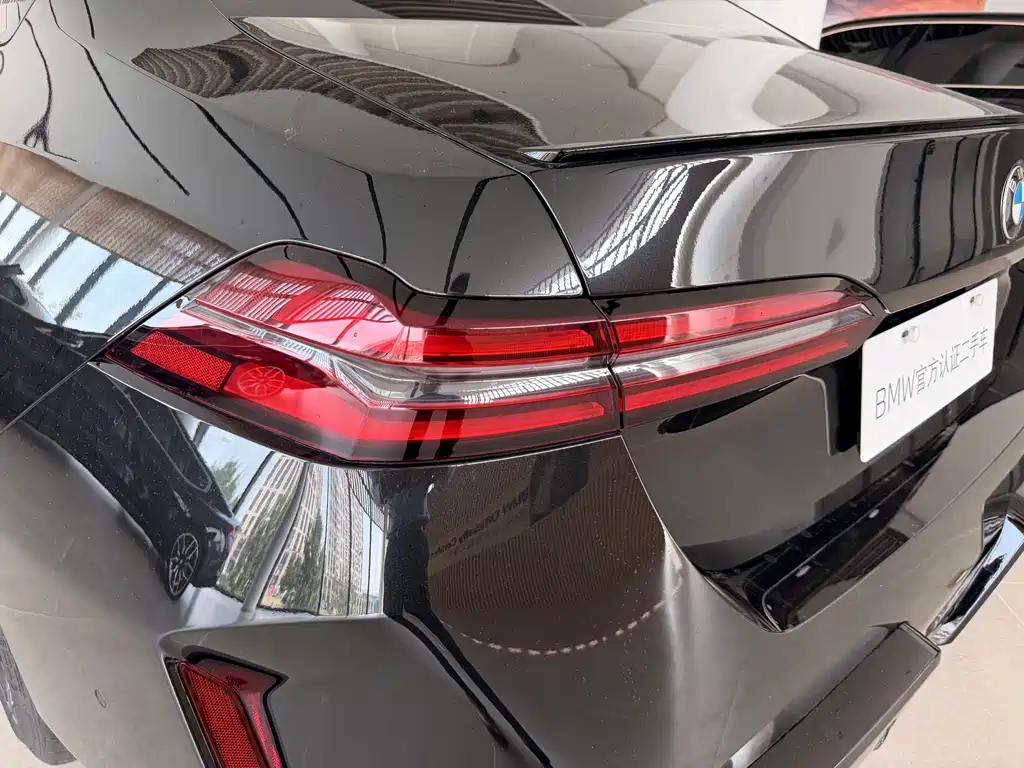 BMW M5 New Energy — фото 26