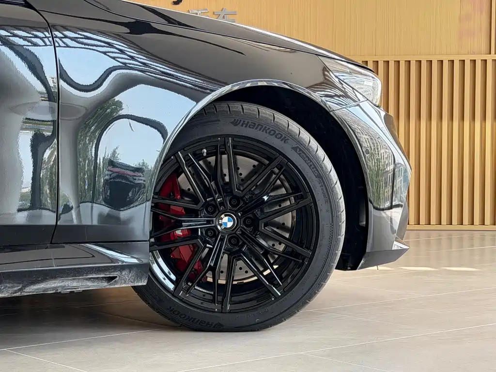 BMW M5 New Energy — фото 31