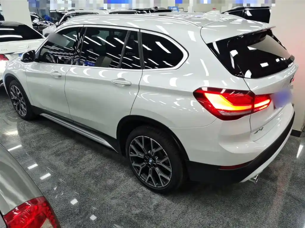 BMW X1 — фото 5