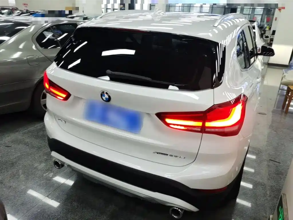 BMW X1 — фото 7