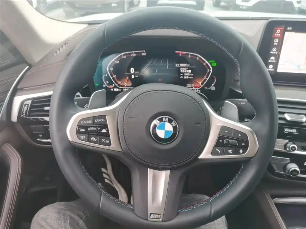 BMW 5 Series — фото 11
