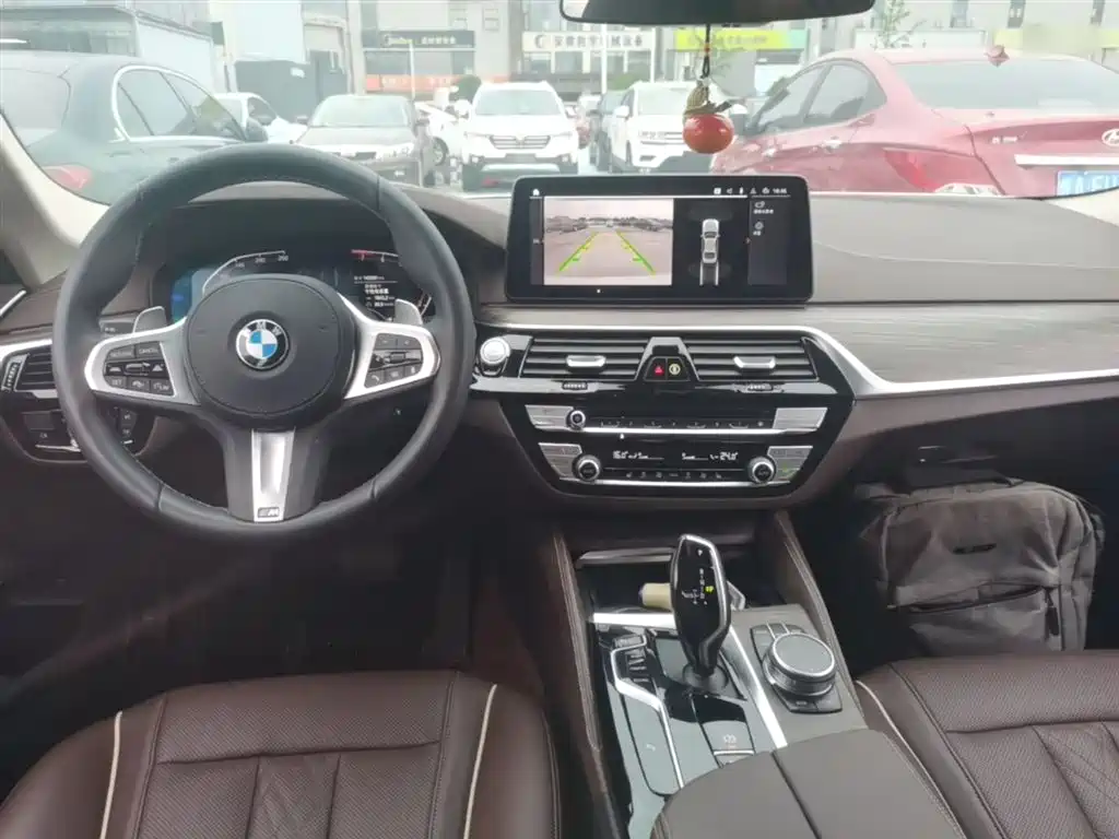 BMW 5 Series — фото 10