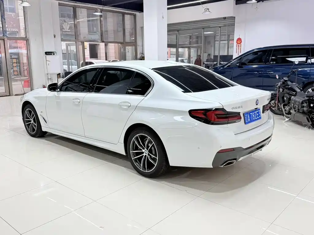 BMW 5 Series — фото 2