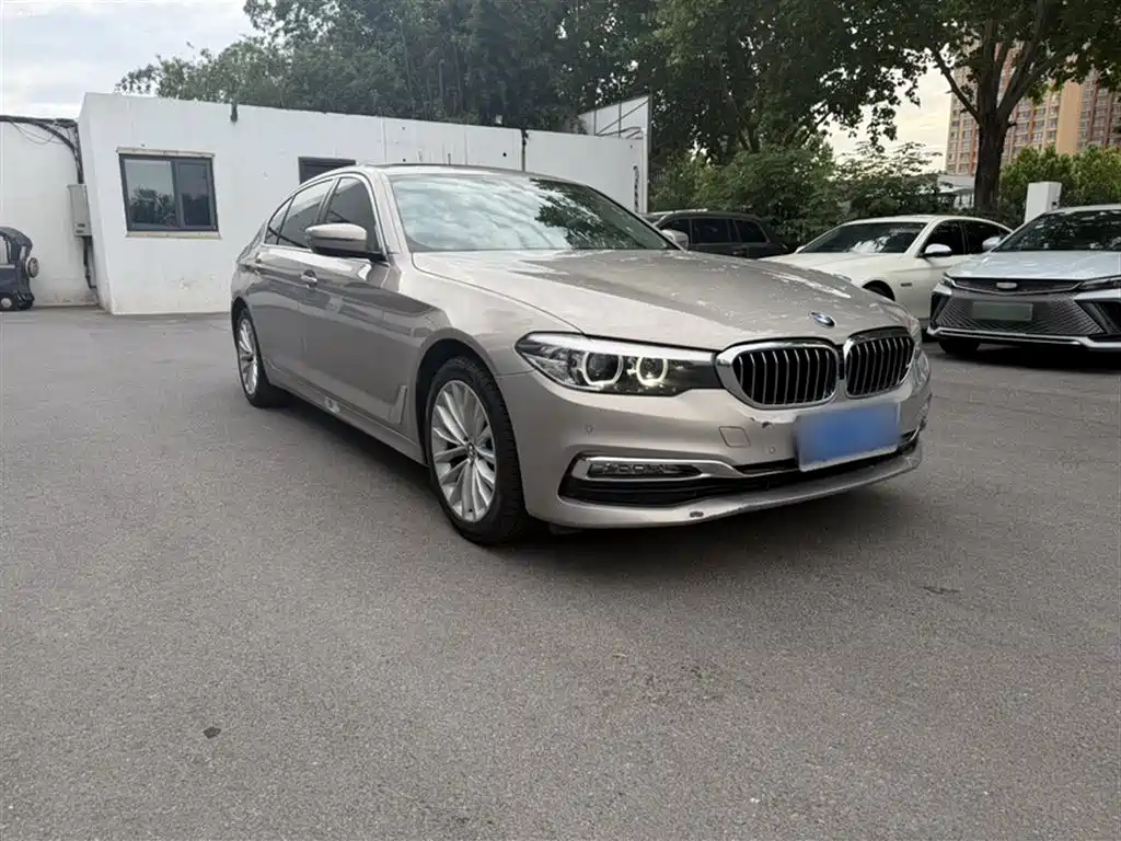 BMW 5 Series — фото 5