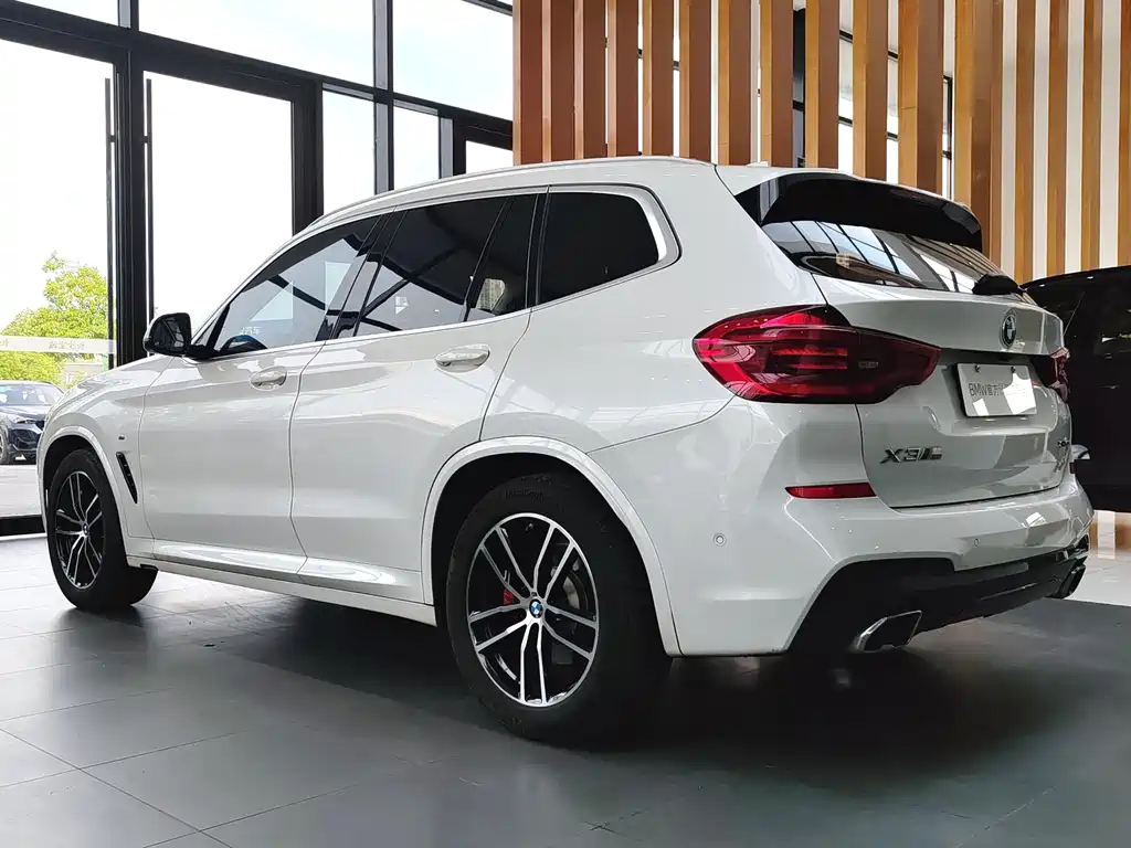 BMW X3 — фото 7