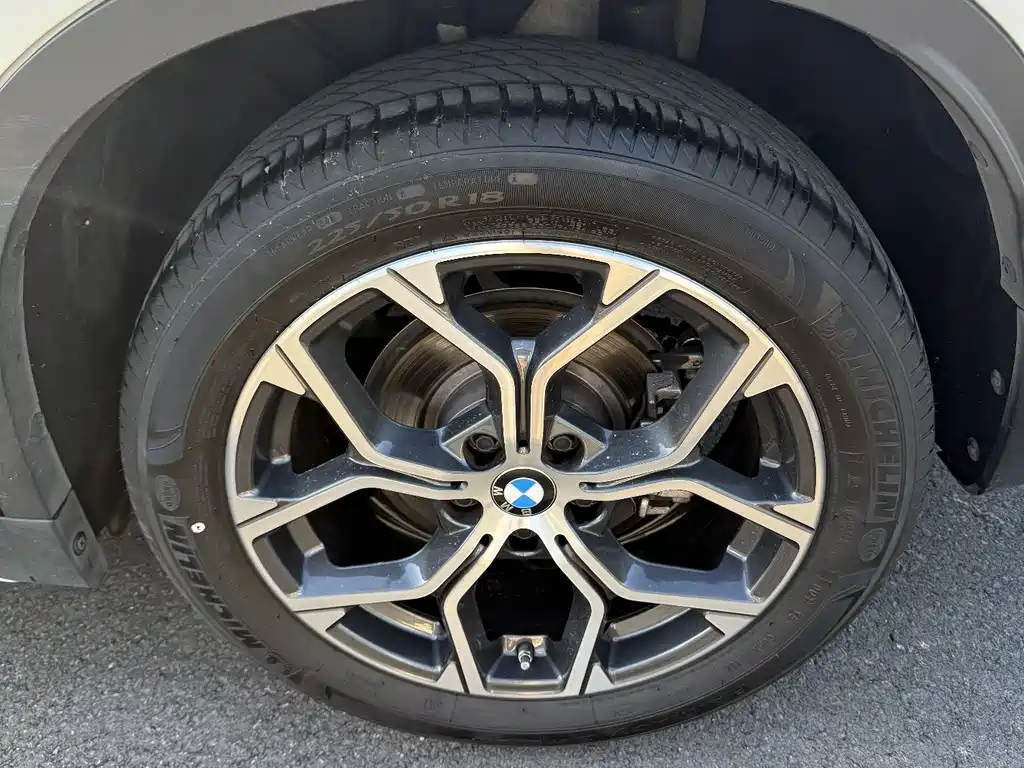 BMW X1 — фото 23